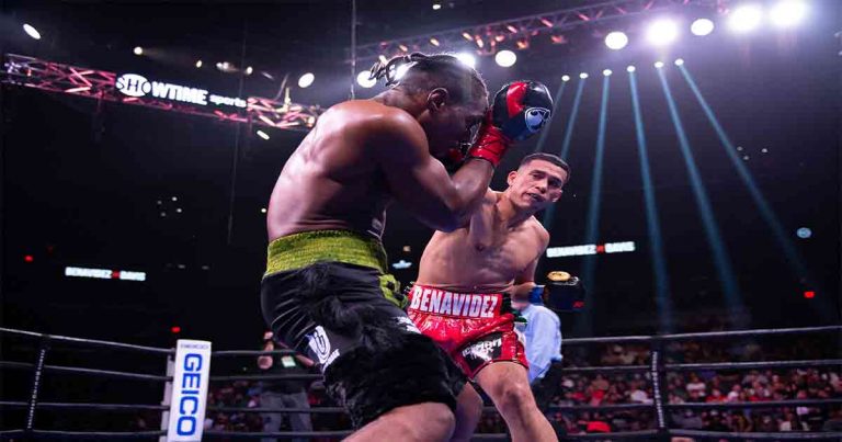 WBC Benavidez’in İnterim Kemeri İçin Maç Yapmasını Onayladı